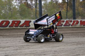 Randy Hannagan makes some laps at Eldora in his own 410 no.1x Sprinter